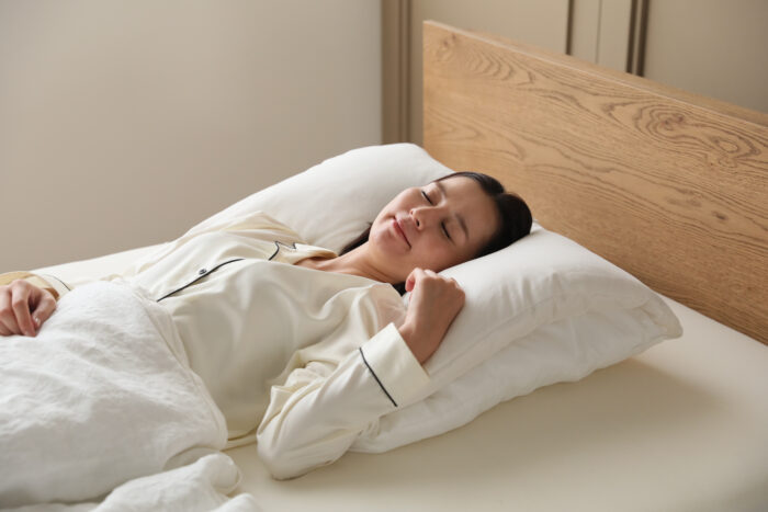 宿泊施設にも採用 リサイクル羽毛を使った枕【アメイズプラス】