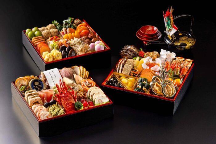 和洋中の美食を詰め合わせた2種のおせち【川崎日航ホテル】